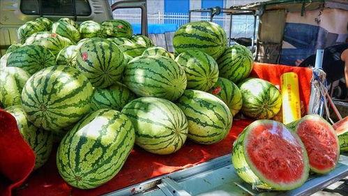 青海网红吃瓜事件真相揭秘,揭秘背后真相与争议  第3张